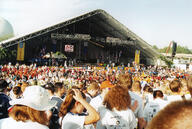 2001 2001cmp crowd // 621x418 // 245KB