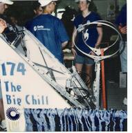 1998 1998cmp frc174 pit robot // 627x629 // 252KB