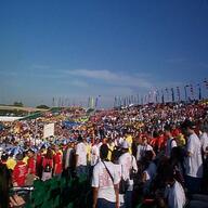 2001 2001cmp crowd // 640x480 // 128KB